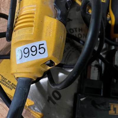 Dewalt Tools Lot - Grinder, Chisel Set, Saw Blade