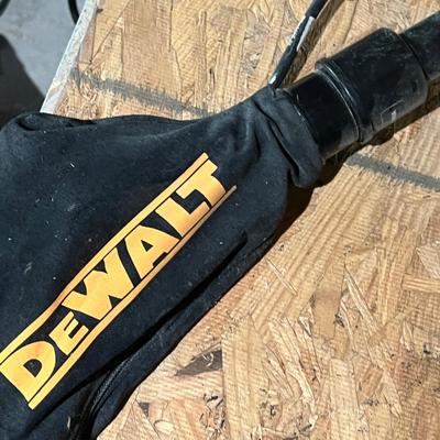 Dewalt Random Orbit Palm Sander D26451 w Saw Dust Bag