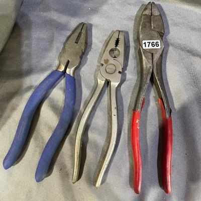 Pliers