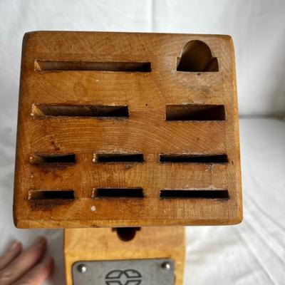 Henckels & Calphalons with Wooden Block (K-MK)