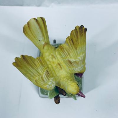 Bisque Porcelain Music Box Figurine 2 Yellow Birds Parent & Child - no music