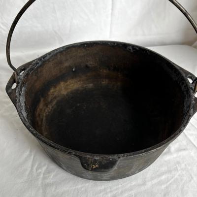 Vintage Cast Iron Cookware (K-MK)