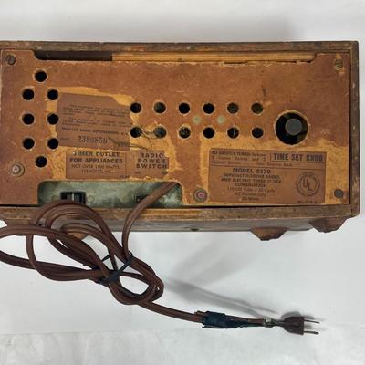 Vintage MCM TRAV-LER Clock Radio Electric Model 5170 Wood