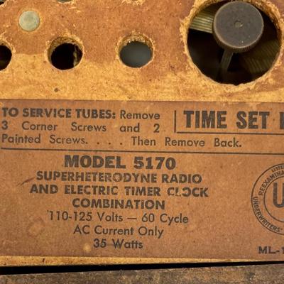 Vintage MCM TRAV-LER Clock Radio Electric Model 5170 Wood