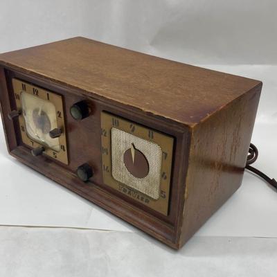Vintage MCM TRAV-LER Clock Radio Electric Model 5170 Wood