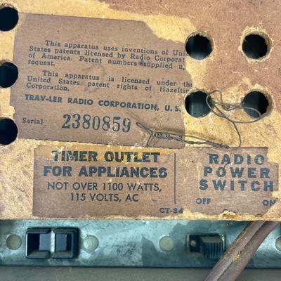 Vintage MCM TRAV-LER Clock Radio Electric Model 5170 Wood