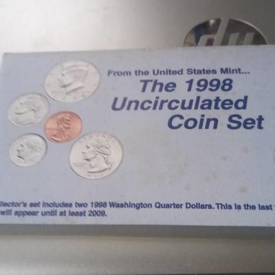 LOT 115 TWO SETS OF 1998 MINTED COINS
