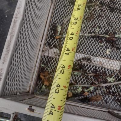 Metal Mesh Garden Pull Cart with Pnuematic Tires