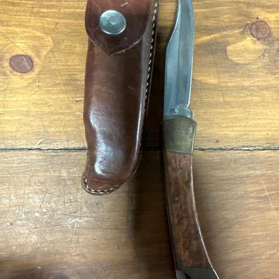 Pocket knife with leather case
