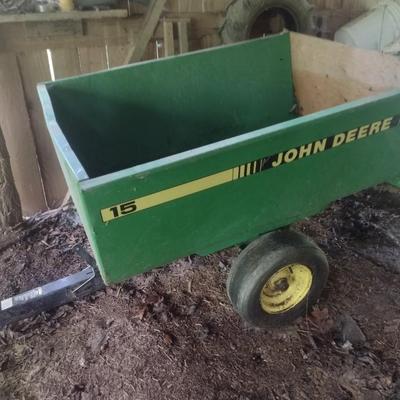 John Deere Garden Pull Wagon with Manual Dump Feature
