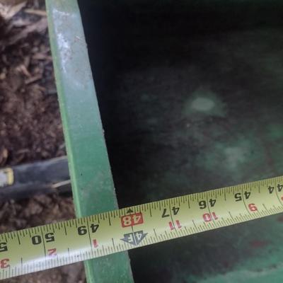 John Deere Garden Pull Wagon with Manual Dump Feature