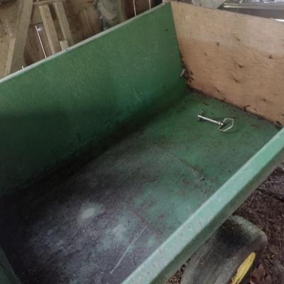 John Deere Garden Pull Wagon with Manual Dump Feature