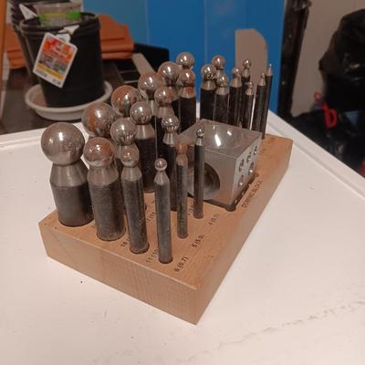 25 PIECE DOMING BLOCK