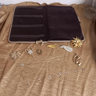 JEWELRY TRAVEL BAG AND SOME COSTUME JEWELRY