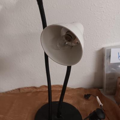 HEAVY BASE GOOSENECK LAMP AND MAGNIFIER