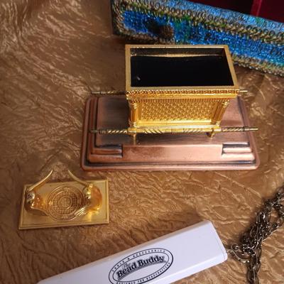 PEACOCK FEATHER JEWELRY BOX, BROKEN JEWELRY