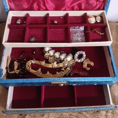 PEACOCK FEATHER JEWELRY BOX, BROKEN JEWELRY