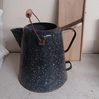 VINTAGE KITCHEN ITEMS