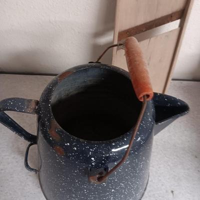 VINTAGE KITCHEN ITEMS
