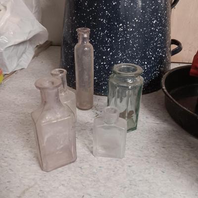 VINTAGE KITCHEN ITEMS
