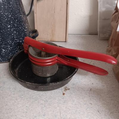 VINTAGE KITCHEN ITEMS