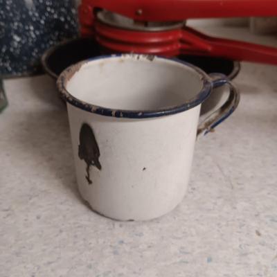 VINTAGE KITCHEN ITEMS