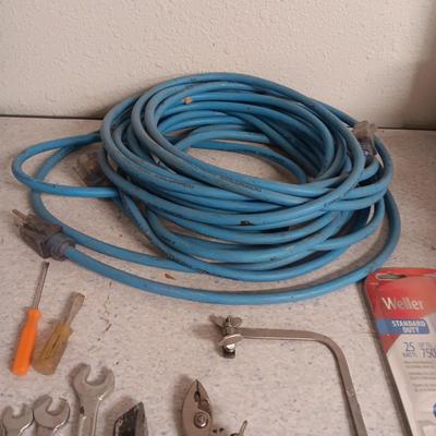 2 HEAVY DUTY EXTENSION CORDS, HAND TOOLS AND A SOLDERING IRON