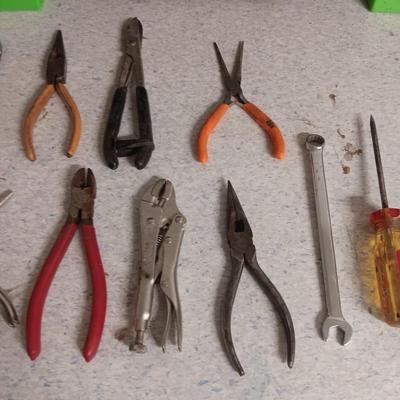 STANLEY TOOL BOX AND HAND TOOLS