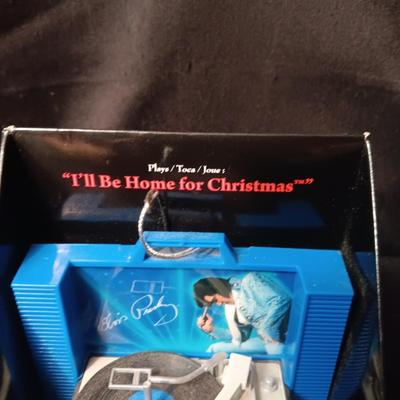 ELVIS PRESLEY MUSICAL "I'LL BE HOME FOR CHRISTMAS" ORNAMENT