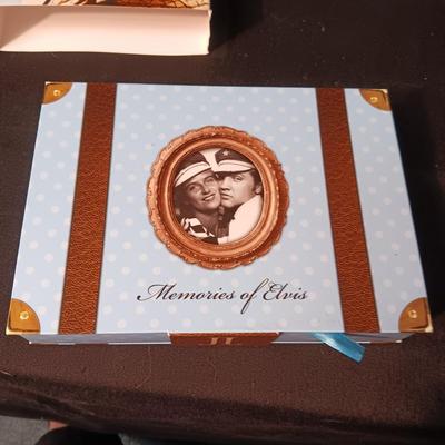 ELVIS DELUXE MEMORABILIA COLLECTION