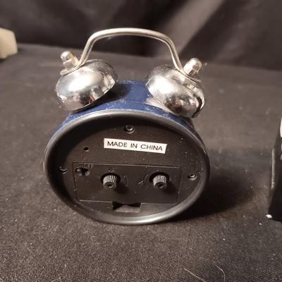ELVIS BATTERY OPERATED ALARM CLOCK