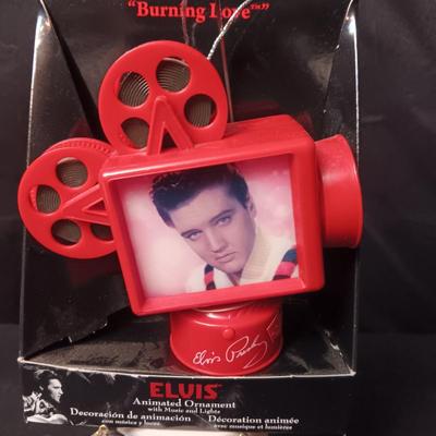 ELVIS ILLUMINATED MUSICAL ORNAMENTS PLUS 2 FIGURE ORNAMENTS