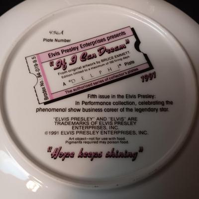 ELVIS GUITAR AND OTHER COLLECTOR'S PLATE