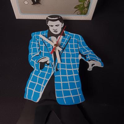 ELVIS PRESLEY PENDULUM WALL CLOCK
