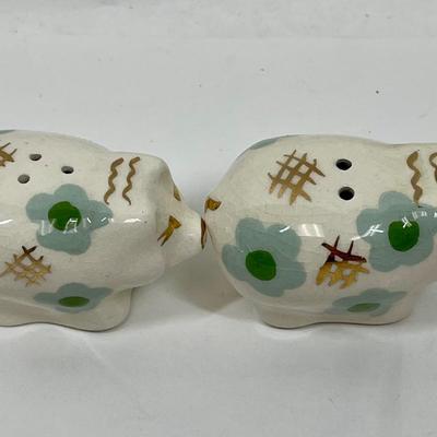 Salt & Pepper Shaker set Pig Figurine chute Porcelain with greeen flowers and gold leaf accents