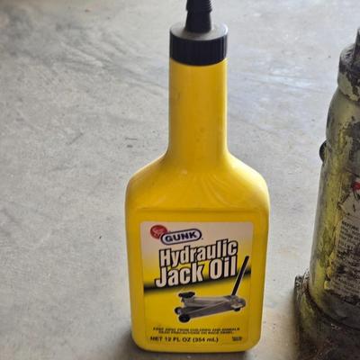 Hydraulic Jack & Oil
