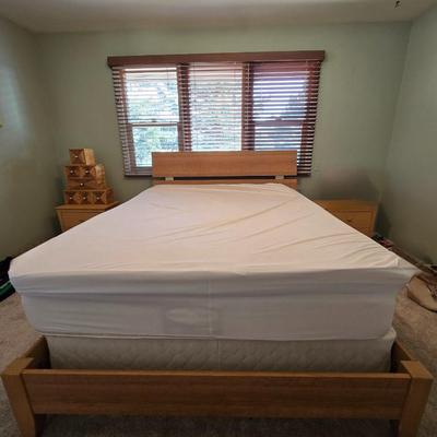 Mid Century Style Queen Size Bed