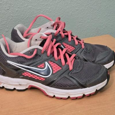 Ladies Nike Shoes