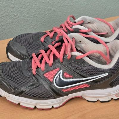 Ladies Nike Shoes