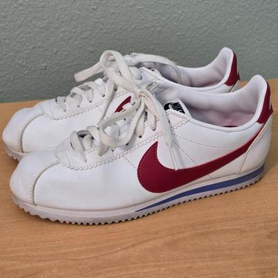 Ladies Vintage Style Nikes