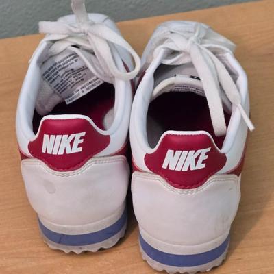Ladies Vintage Style Nikes