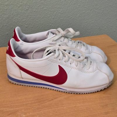 Ladies Vintage Style Nikes