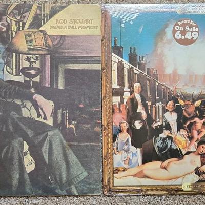 Rod Stewart & Rockin Roll is King Albums