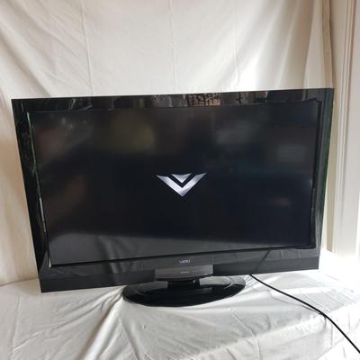 Vizio 42" TV with Remote and Three Roku Sticks (PB-KD)