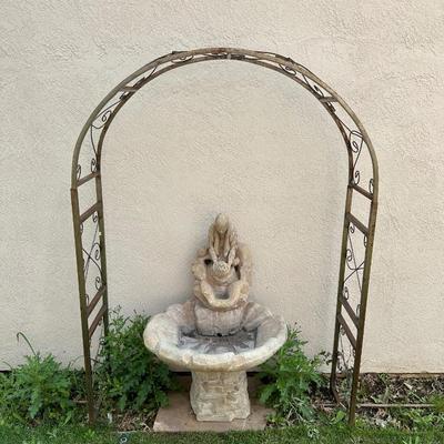 METAL ARCHED ARBOR