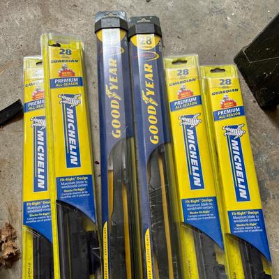 3 Sets of NEW Windshield Wipers 28