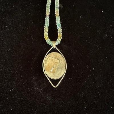 BEADED NECKLACE W/STONE PENDANT