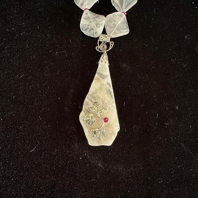 BEADED NECKLACE W/STONE PENDANT