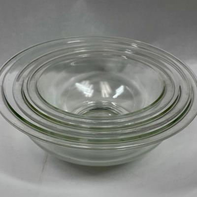 Set of 3 Glass Pyrex Mixing Bowls
