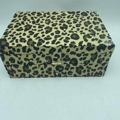 Leopard box